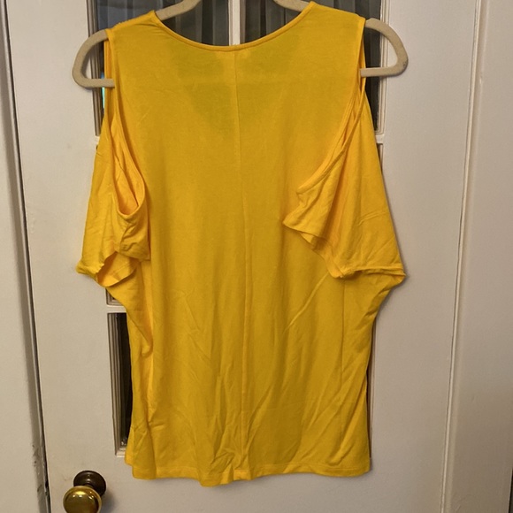 NWOT Venus Small Yellow Cold Shoulder Short Sleeve Top - Picture 4 of 6